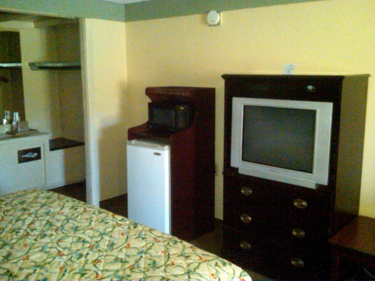Knights Inn - Battle Creek Zimmer foto